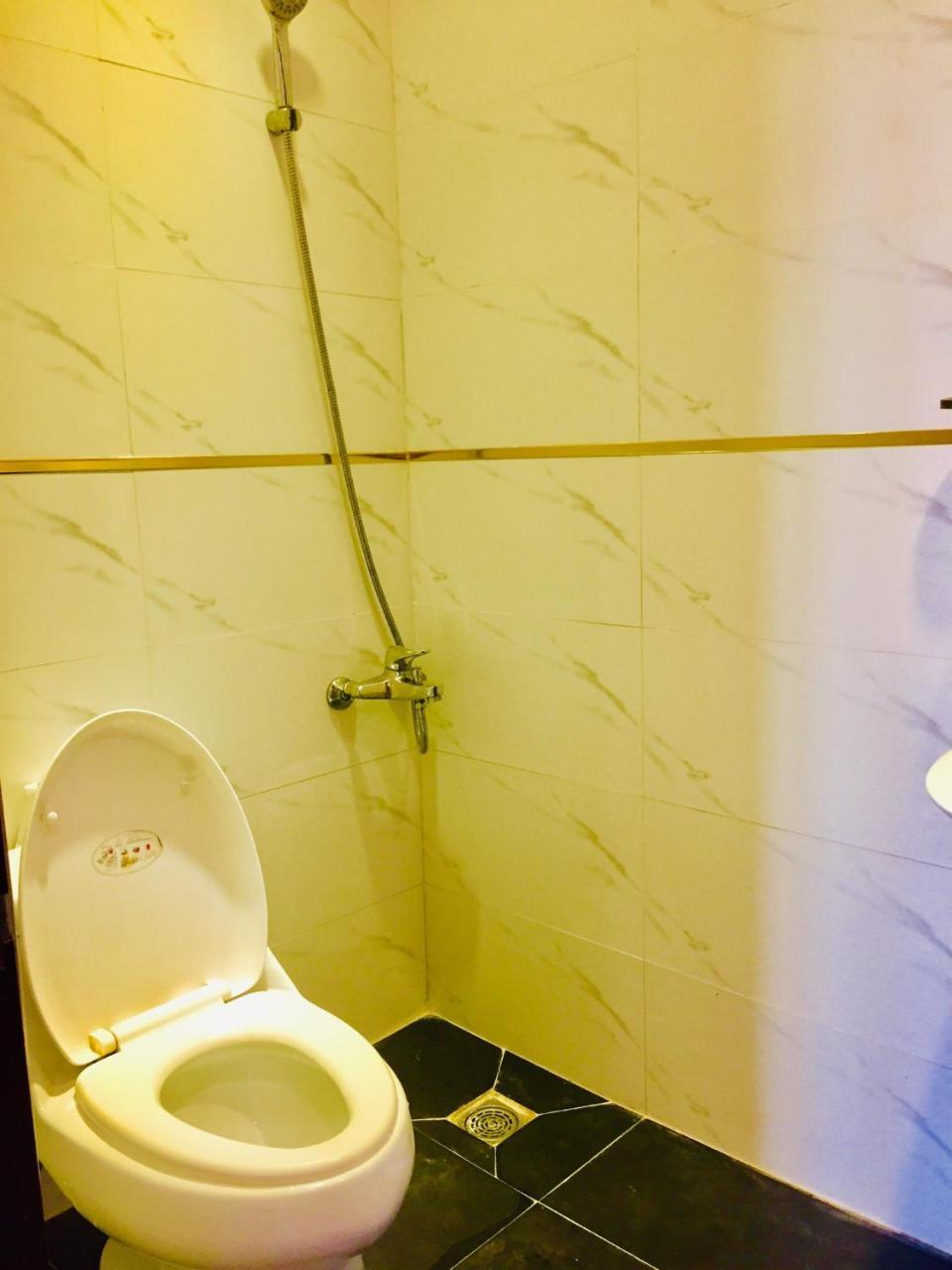 Quynh Anh Hotel Хошимин Екстериор снимка